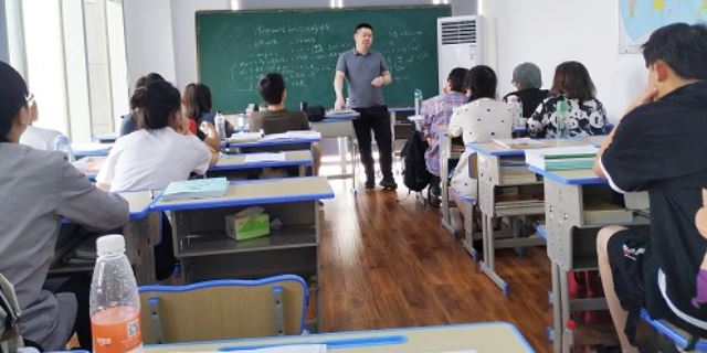 重庆渝北区艺考生高考文化课培训学校
